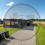 4 Bedroom Beautiful In Casa de Férias Løgstrup