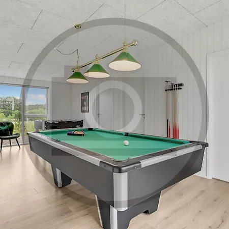 Casa vacanze 4 Bedroom Beautiful In Løgstrup