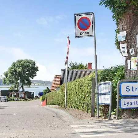 펜션 4 Bedroom Beautiful In Løgstrup