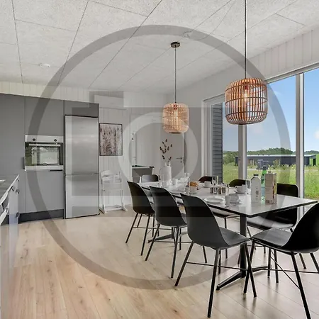 Casa vacanze 4 Bedroom Beautiful In Løgstrup