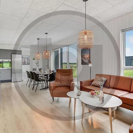 4 Bedroom Beautiful In