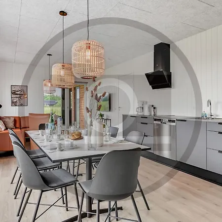 4 Bedroom Beautiful In Løgstrup