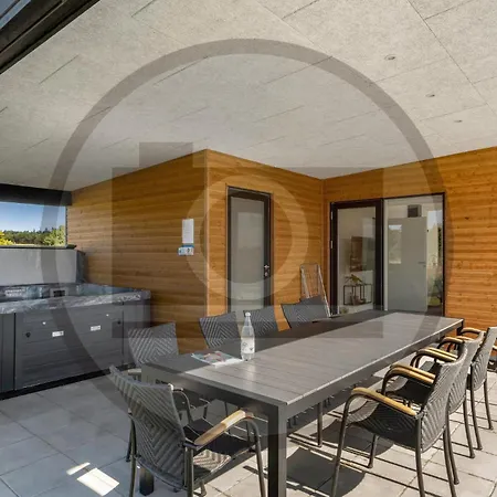 Casa vacanze 4 Bedroom Beautiful In *