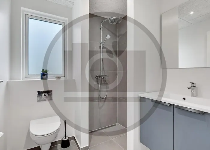 4 Bedroom Beautiful In
