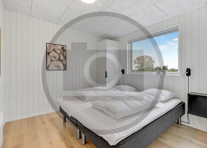 4 Bedroom Beautiful In Σπίτι διακοπών