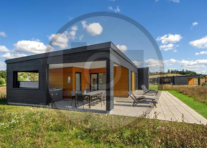 4 Bedroom Beautiful In Σπίτι διακοπών *